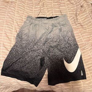 Unisex Nike Youth Large Basketball Shorts